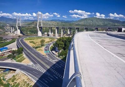 走進四川路橋集團，簽約宜攀高速公路“寧攀”段污水處理項目