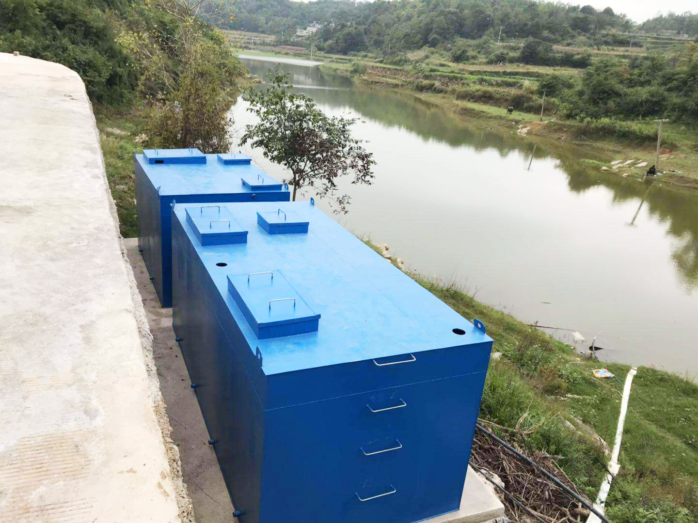 近幾年來，通過對農村污水處理設備的普及使用，農村水環境治理得到有效改善